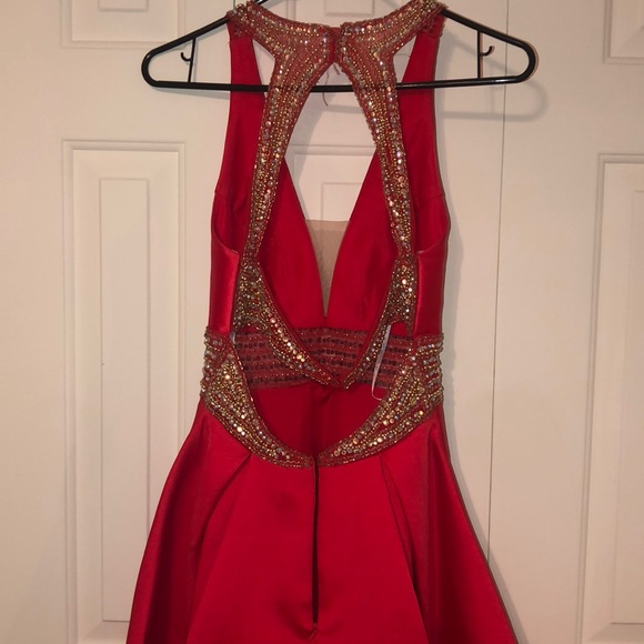 dress - Picture 2 of 4